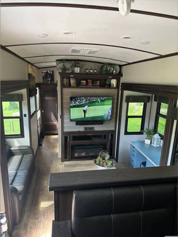 2020 Jayco North Point 383FKWS