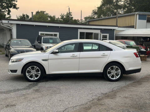 2017 Ford Taurus SEL