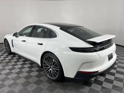 2025 Porsche Panamera 4