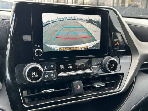 2023 Toyota Highlander LE