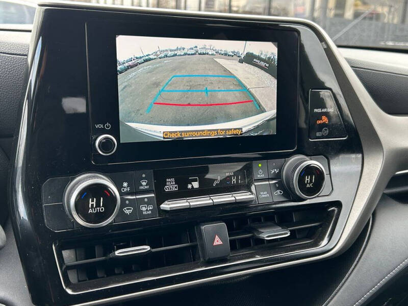 2023 Toyota Highlander LE