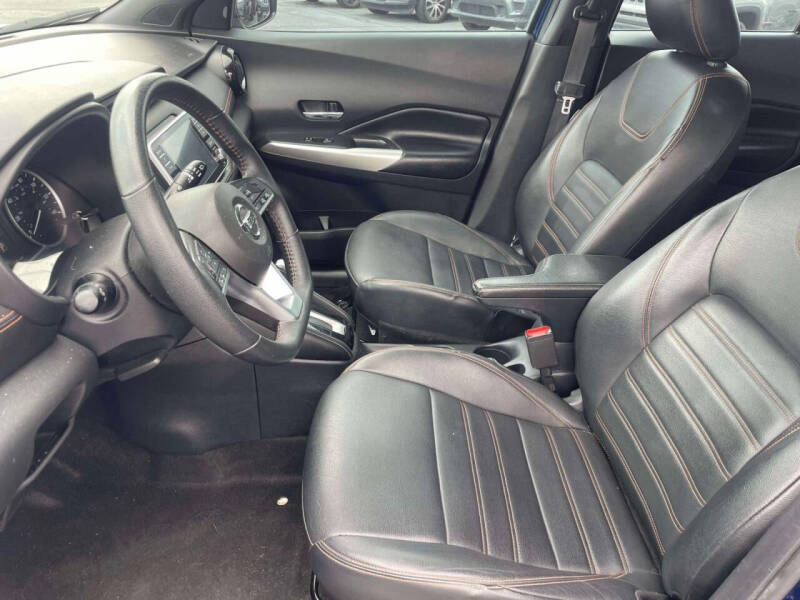 2020 Nissan Kicks SR