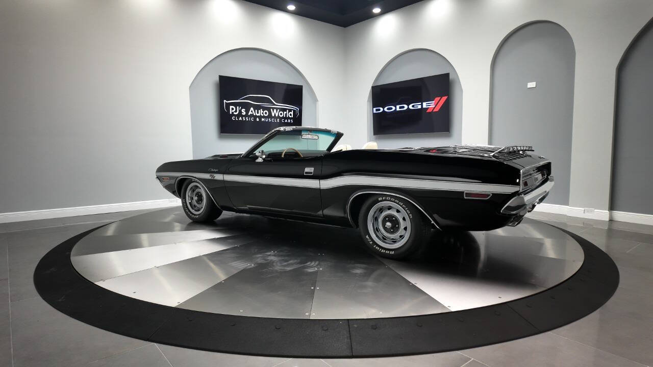 1970 Dodge Challenger 26