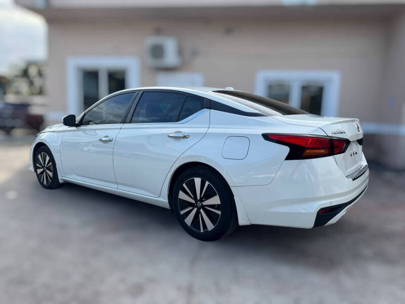 2021 Nissan Altima 2.5 SV