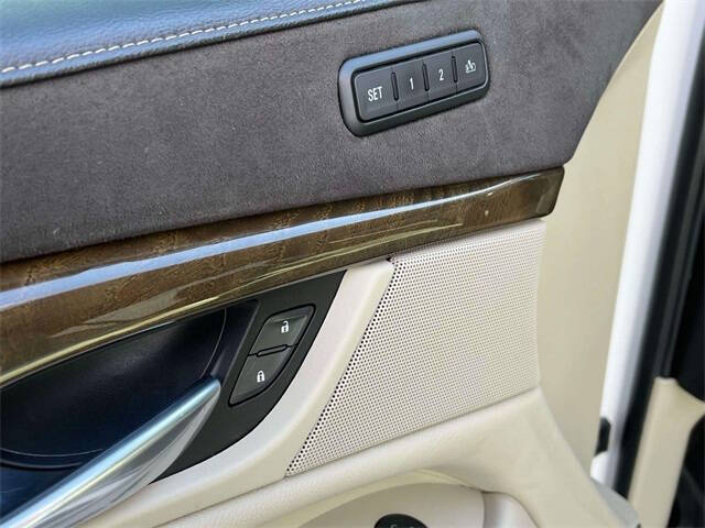 2018 Cadillac Escalade ESV Luxury