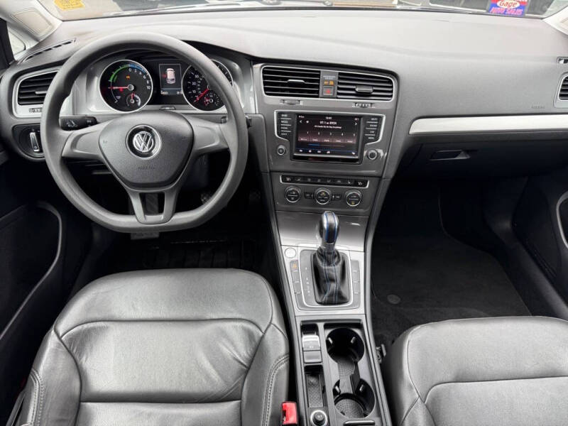 2016 Volkswagen e-Golf SE