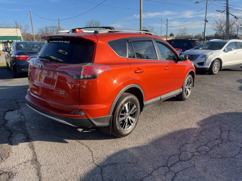 2016 Toyota RAV4 XLE photo 5