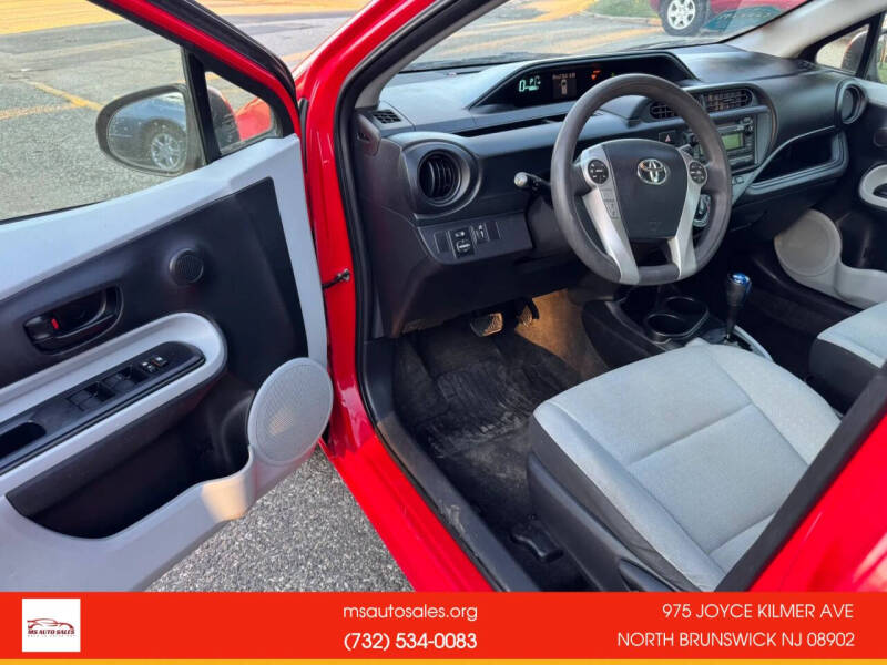 2014 Toyota Prius c