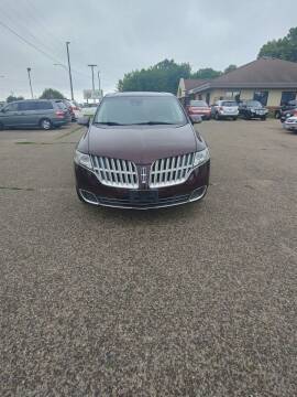 2011 Lincoln MKT for sale at SPECIALTY CARS INC in Faribault MN