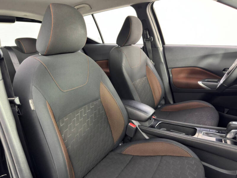 2022 Nissan Kicks SR