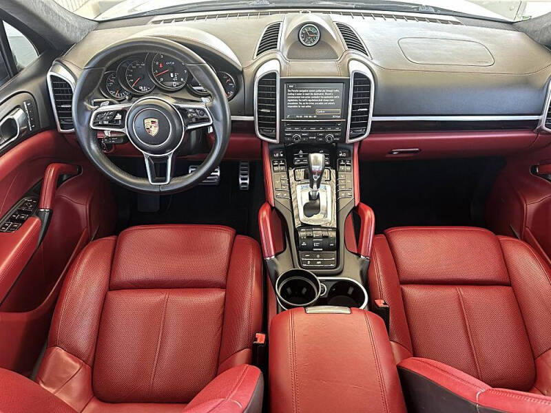 2016 Porsche Cayenne GTS