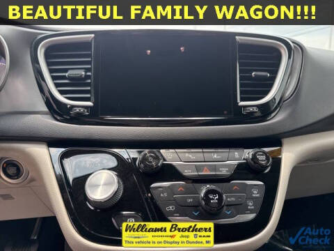 2022 Chrysler Pacifica Touring L