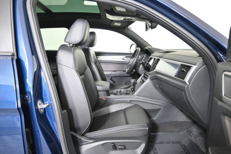 2023 Volkswagen Atlas Cross Sport V6 SEL R-Line Black 4Motion