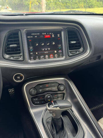 2015 Dodge Challenger SXT Plus