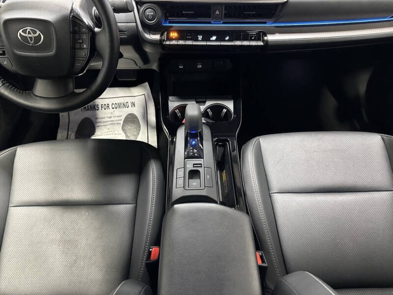 2025 Toyota Prius XLE