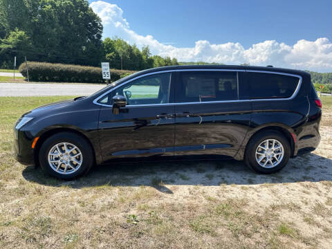 2027 Chrysler Pacifica Select