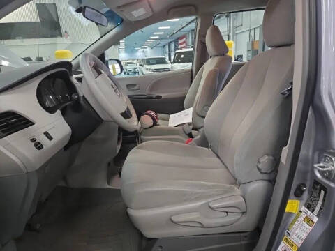 2012 Toyota Sienna Base 7-Passenger
