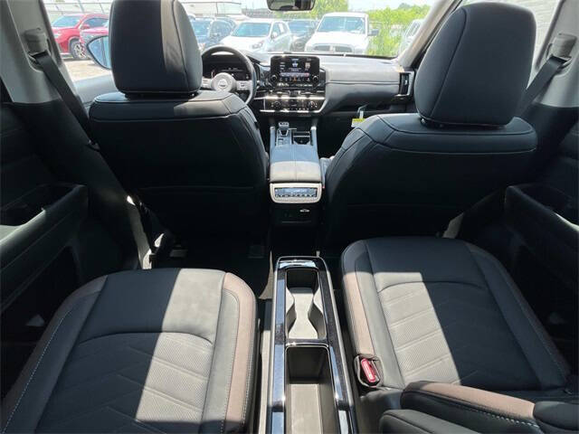 2025 Nissan Pathfinder Platinum