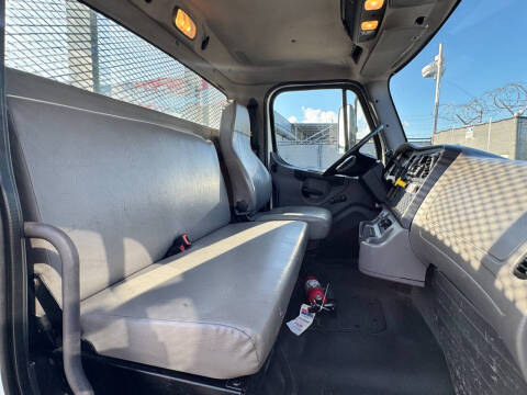 2016 Freightliner M2 106