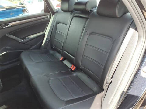 2022 Volkswagen Passat R-Line