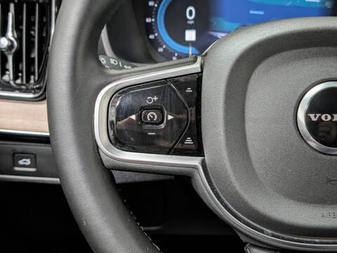 2025 Volvo XC90 B5 Plus Bright Theme 7P