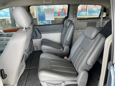 2009 Chrysler Town and Country Touring