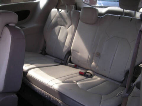 2017 Chrysler Pacifica Touring-L Plus