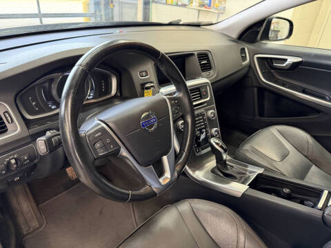 2016 Volvo V60 Cross Country T5