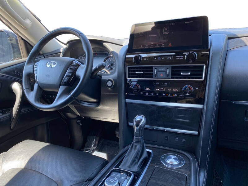 2023 Infiniti QX80 Luxe