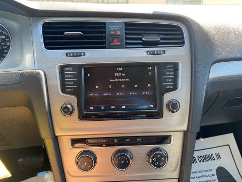 2017 Volkswagen Golf TSI S