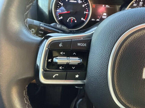 2023 Kia Carnival EX