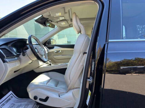 2018 Volvo XC90 T6 Momentum