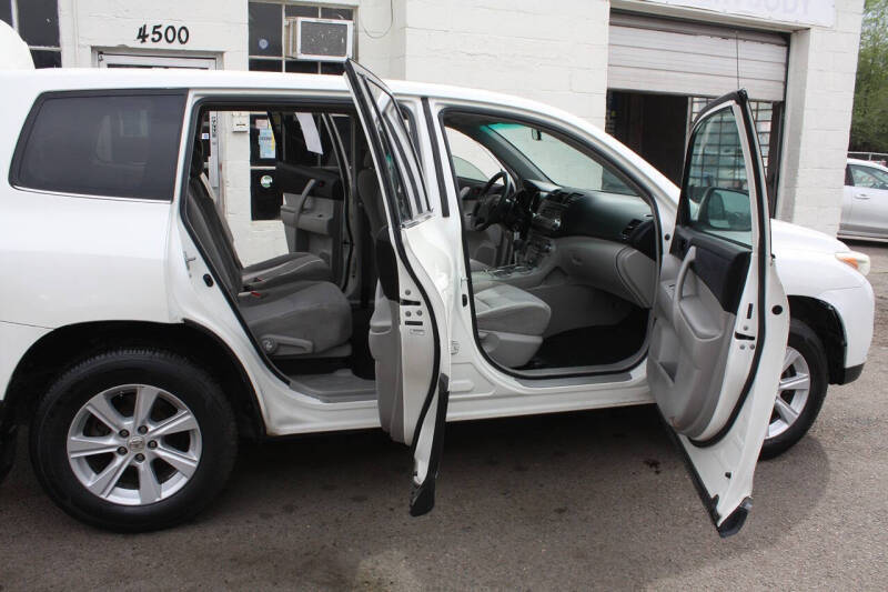 2012 Toyota Highlander SE