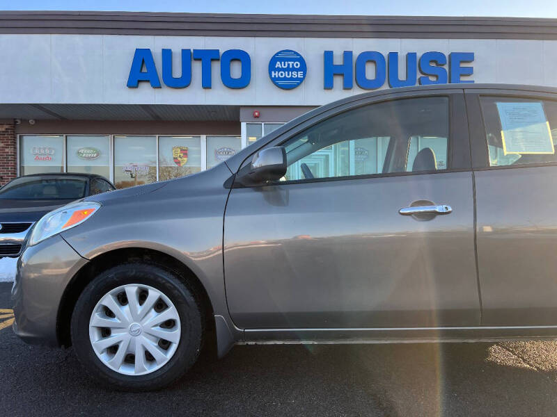 2012 Nissan Versa 1.6 SV