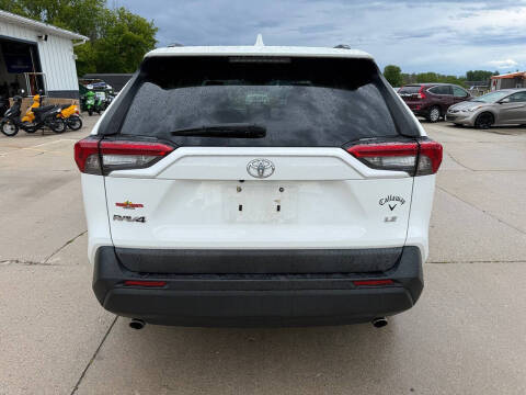 2020 Toyota RAV4 LE