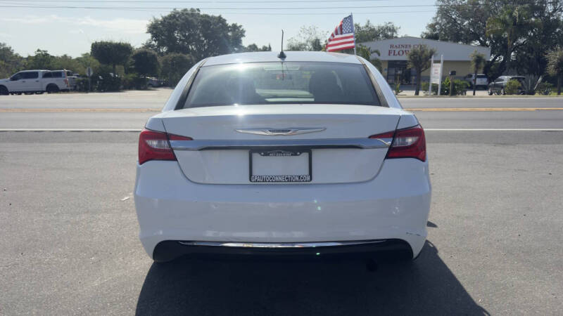2013 Chrysler 200 LX