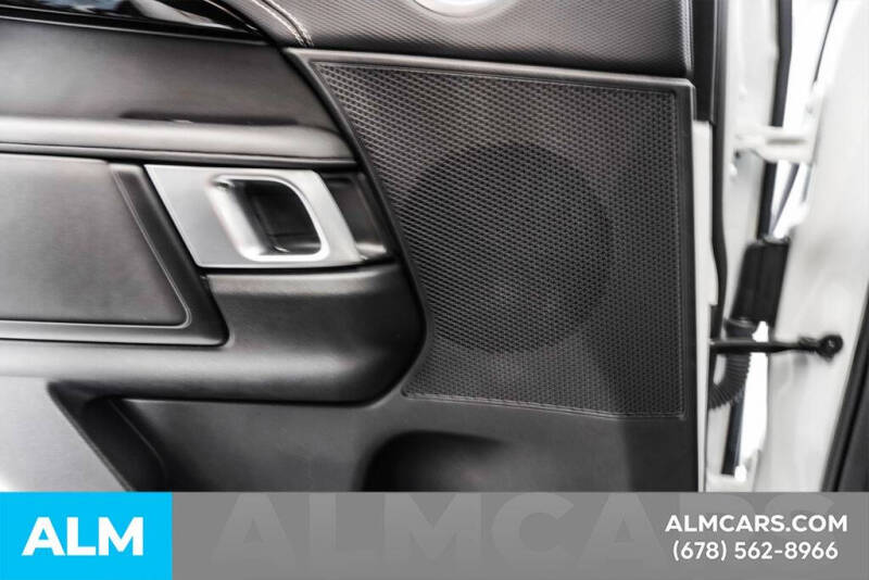 2022 Land Rover Discovery P300 S R-Dynamic