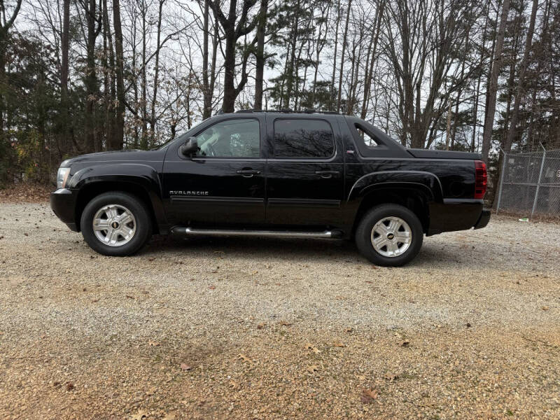 2012 Chevrolet Avalanche LT's photo