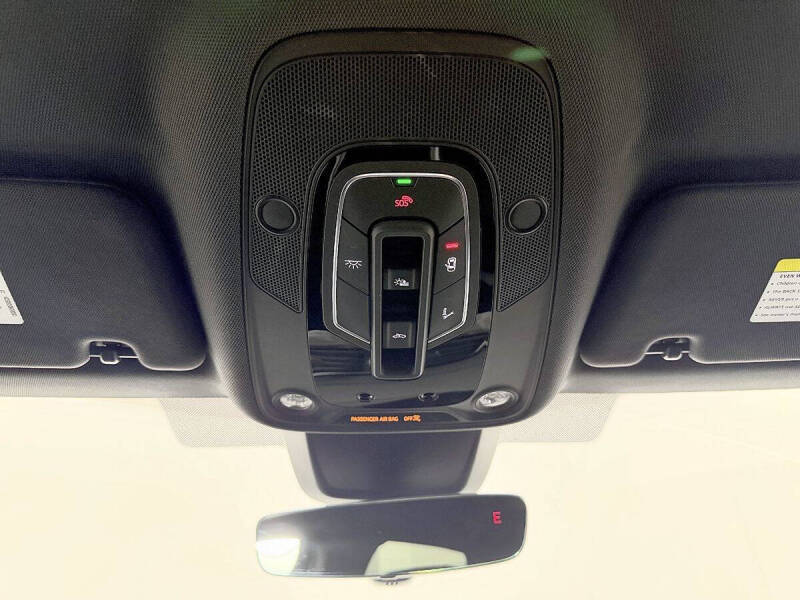 2023 Audi e-tron quattro Premium