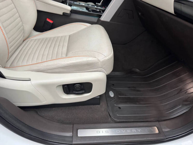 2017 Land Rover Discovery HSE Luxury