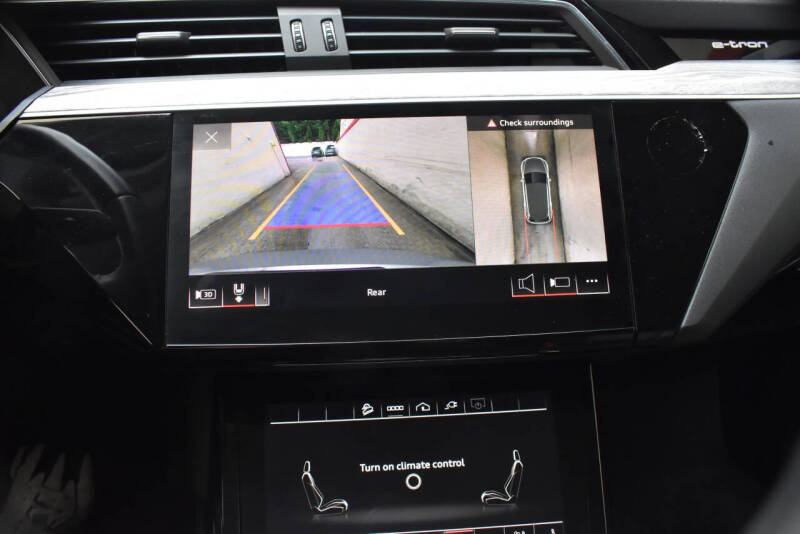 2021 Audi e-tron quattro Premium Plus