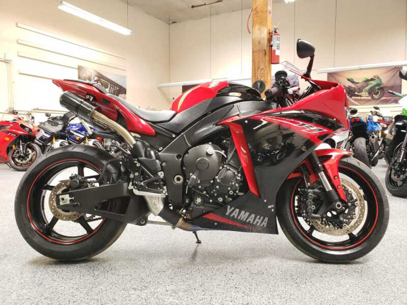 2013 Yamaha YZF-R1
