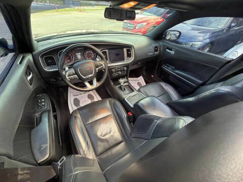 2017 Dodge Charger SXT