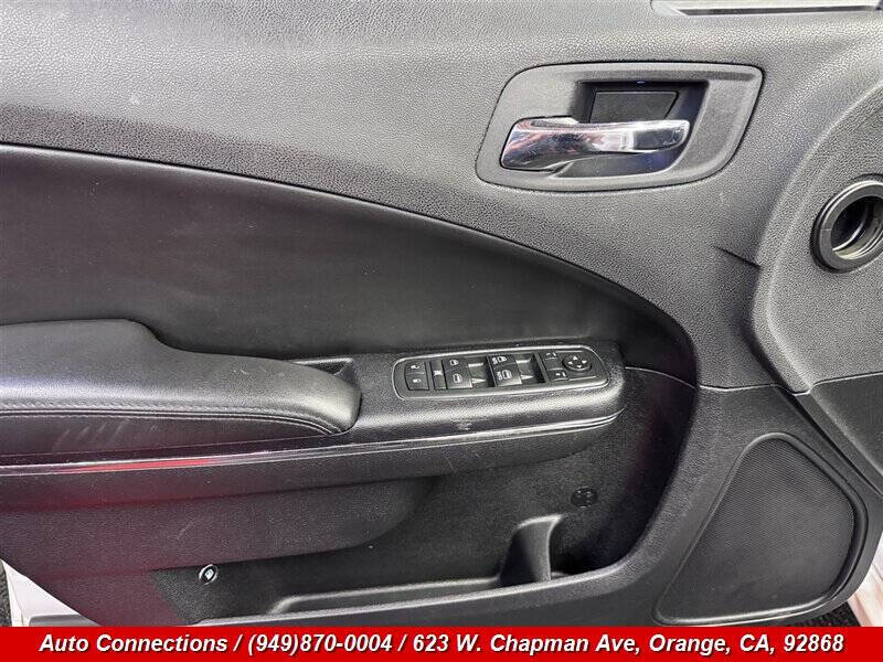 2011 Dodge Charger SE