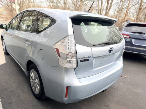 2012 Toyota Prius v Three