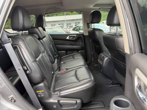 2017 Nissan Pathfinder Platinum