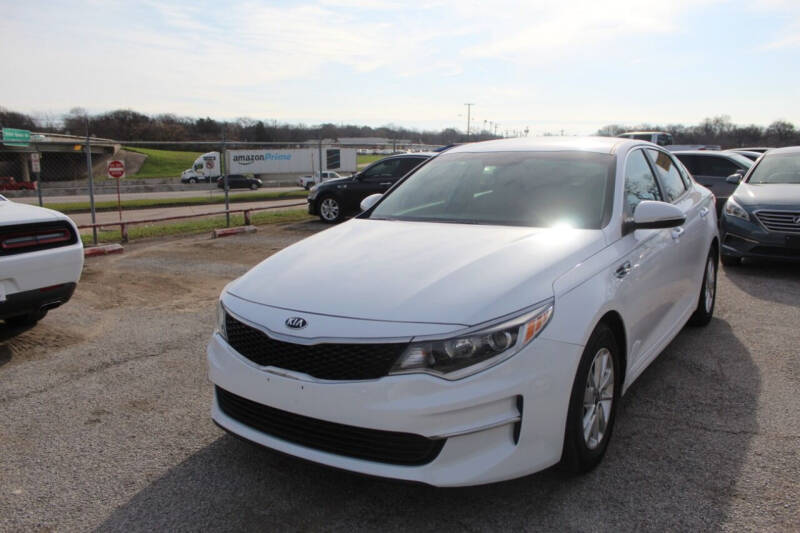 2016 Kia Optima LX photo 3