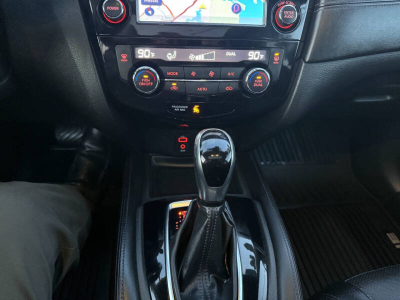 2017 Nissan Rogue Hybrid