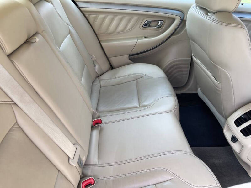 2014 Ford Taurus SEL