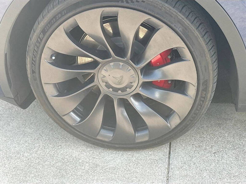 2024 Tesla Model Y Performance
